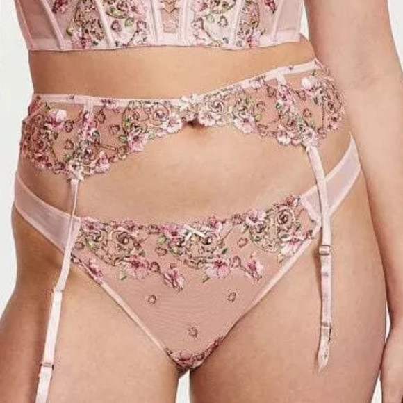 VICTORIAS SECRET Floral Heart Embroidery bra and garter - Picture 9 of 9